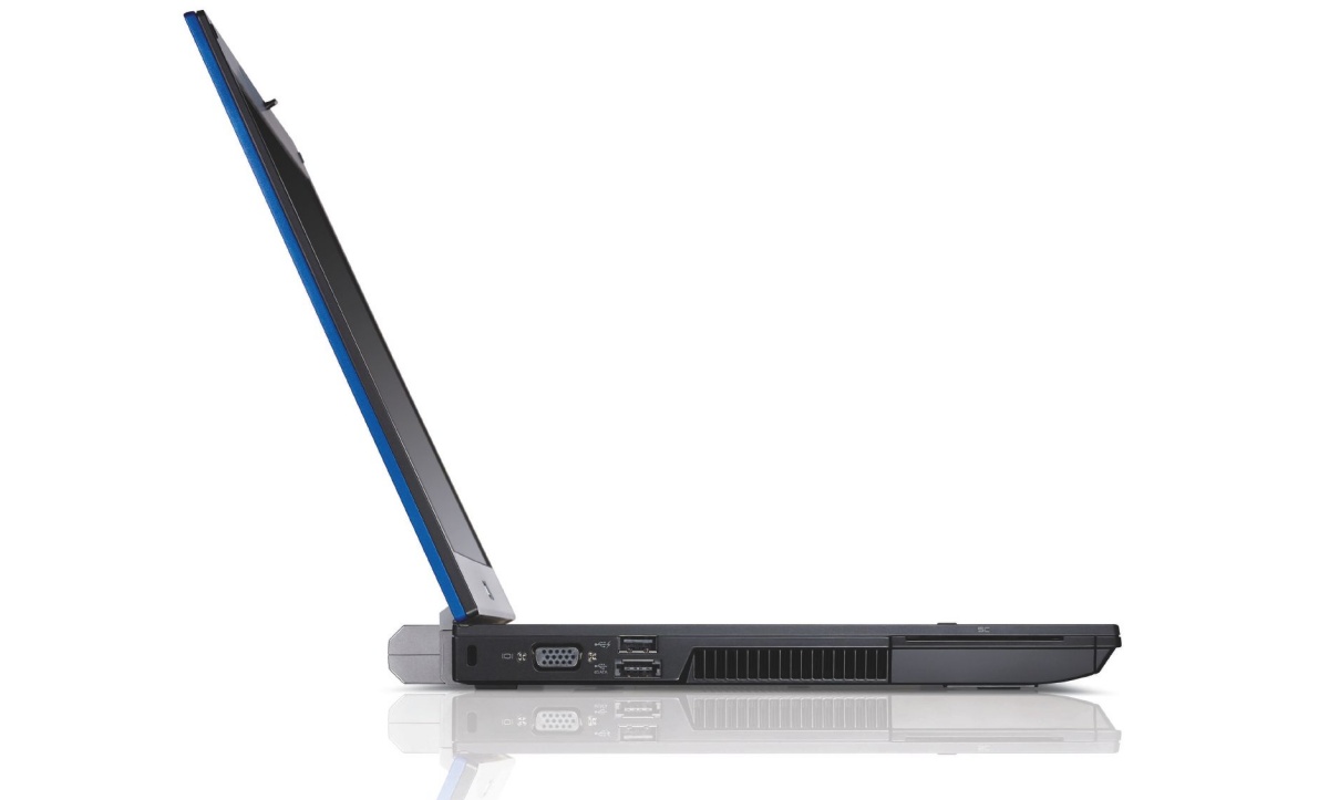 Abgeblendet ist zu sehen, wie weit der 9-Zellen-Akku übersteht.